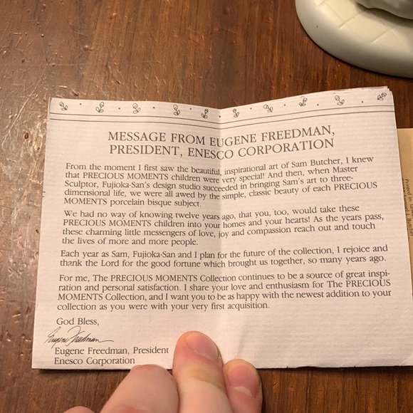 Precious Moments"Sharing the Good New Together"1991"Symbol of Membership"Figure - Picture 12 of 16